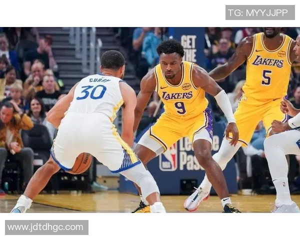 明日勇士对阵湖人首发阵容揭晓波杰姆希尔德库明加追梦波斯特齐上阵