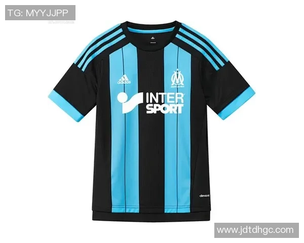 外媒曝光拜仁2627赛季客场球衣设计白色主色调EV队徽重返引发关注